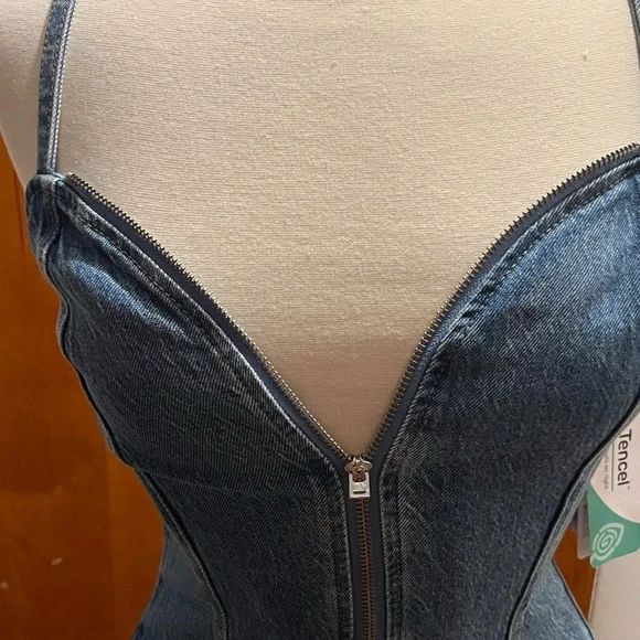 Guess Women’s Raye Zip Front Blue Denim Dress. Size S NWT. - Picture 3 of 11